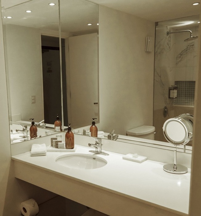 EXECUTIVE KING BATHROOM